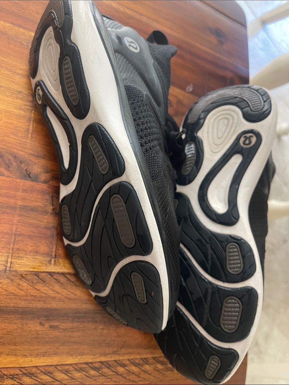 Lululemon Athletica Black High-Top Sneakers size 8 - Picture 3 of 11